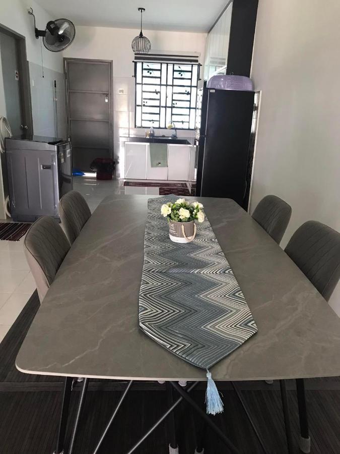 Chempaka Homestay 세리 이스칸다르 외부 사진