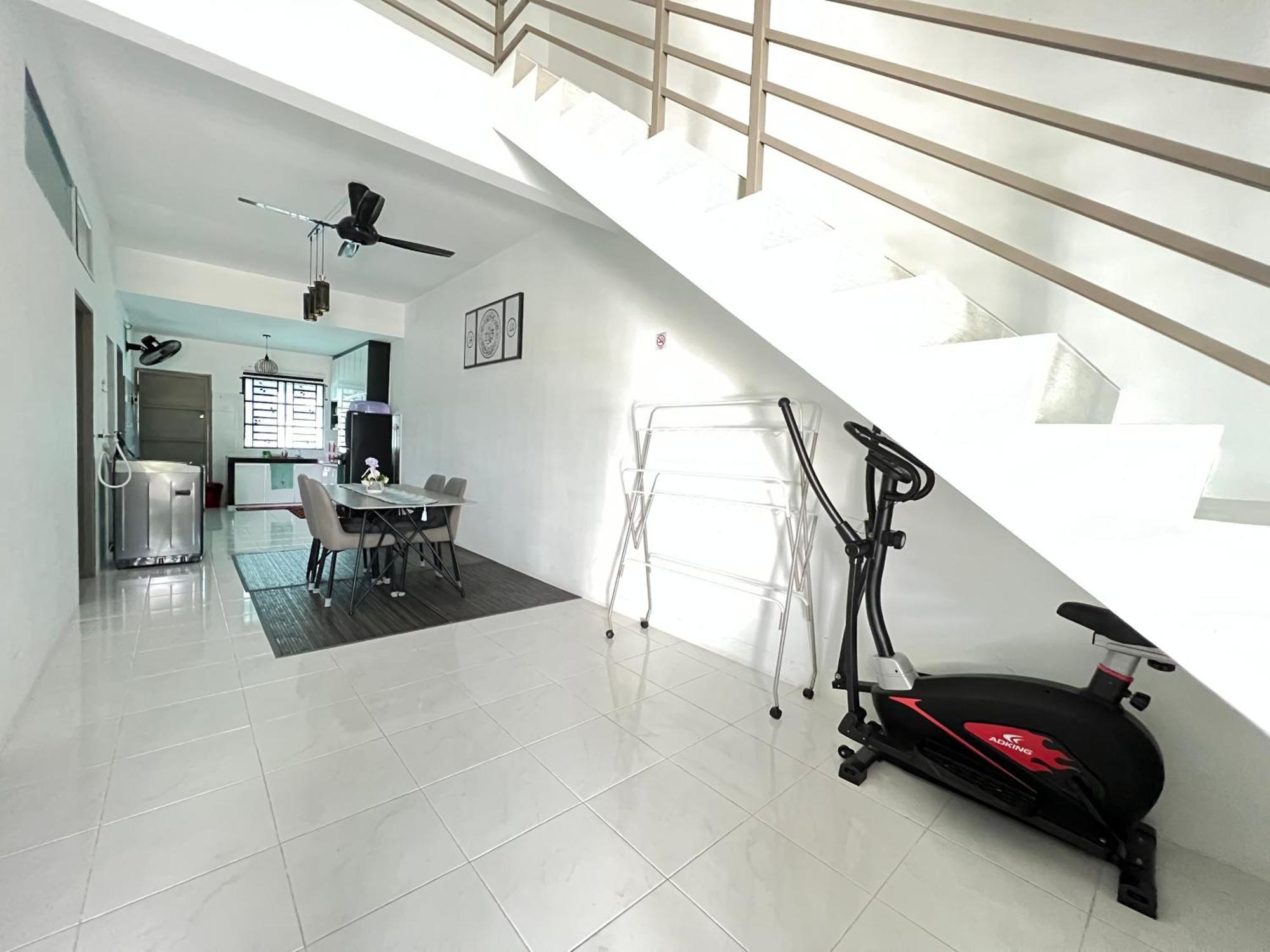 Chempaka Homestay 세리 이스칸다르 외부 사진
